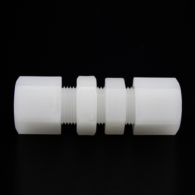 PVDF 穿板接头
